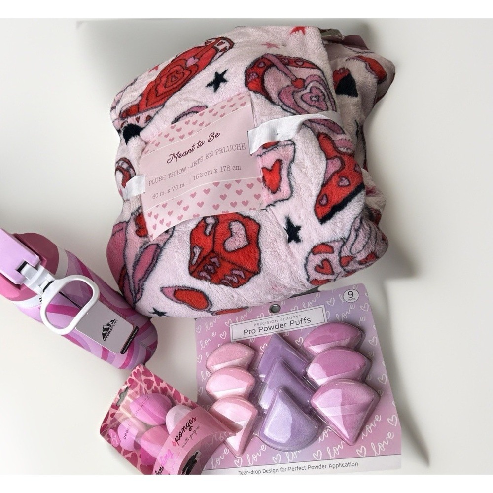 Valentine Gift Bundle Cowgirl Plush Throw 60x70 Hydrapeak Bottle Makeup Sponges